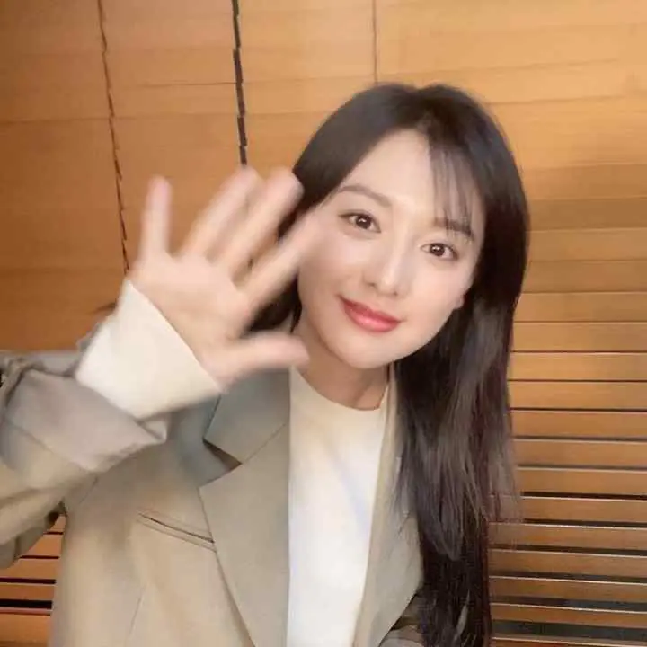 Kim Ji Won - kim-ji-won-sexy-33.webp